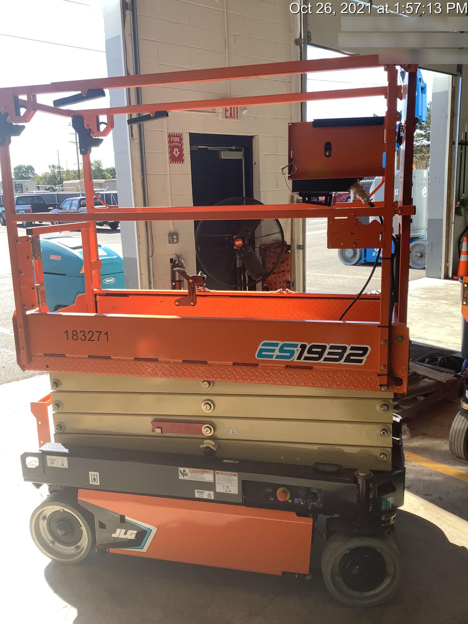 2021 JLG ES1932