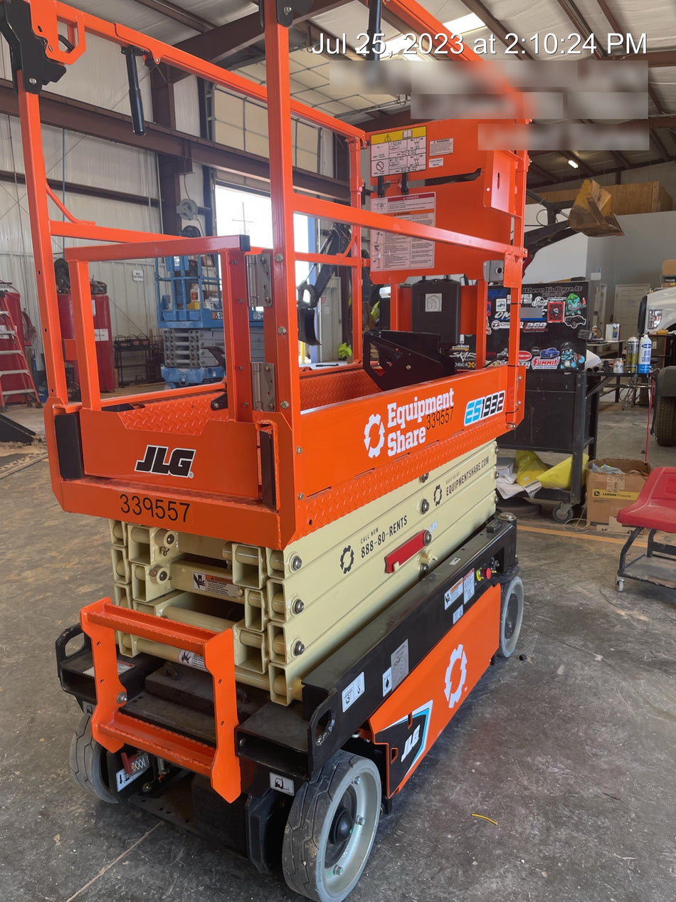 2023 JLG ES1932