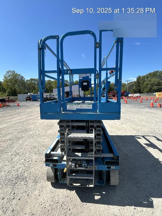 2019 Genie GS-3246 Folding rails with full height swing gate