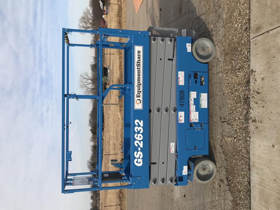 2019 Genie GS-2632 Folding rails with half height swing gate