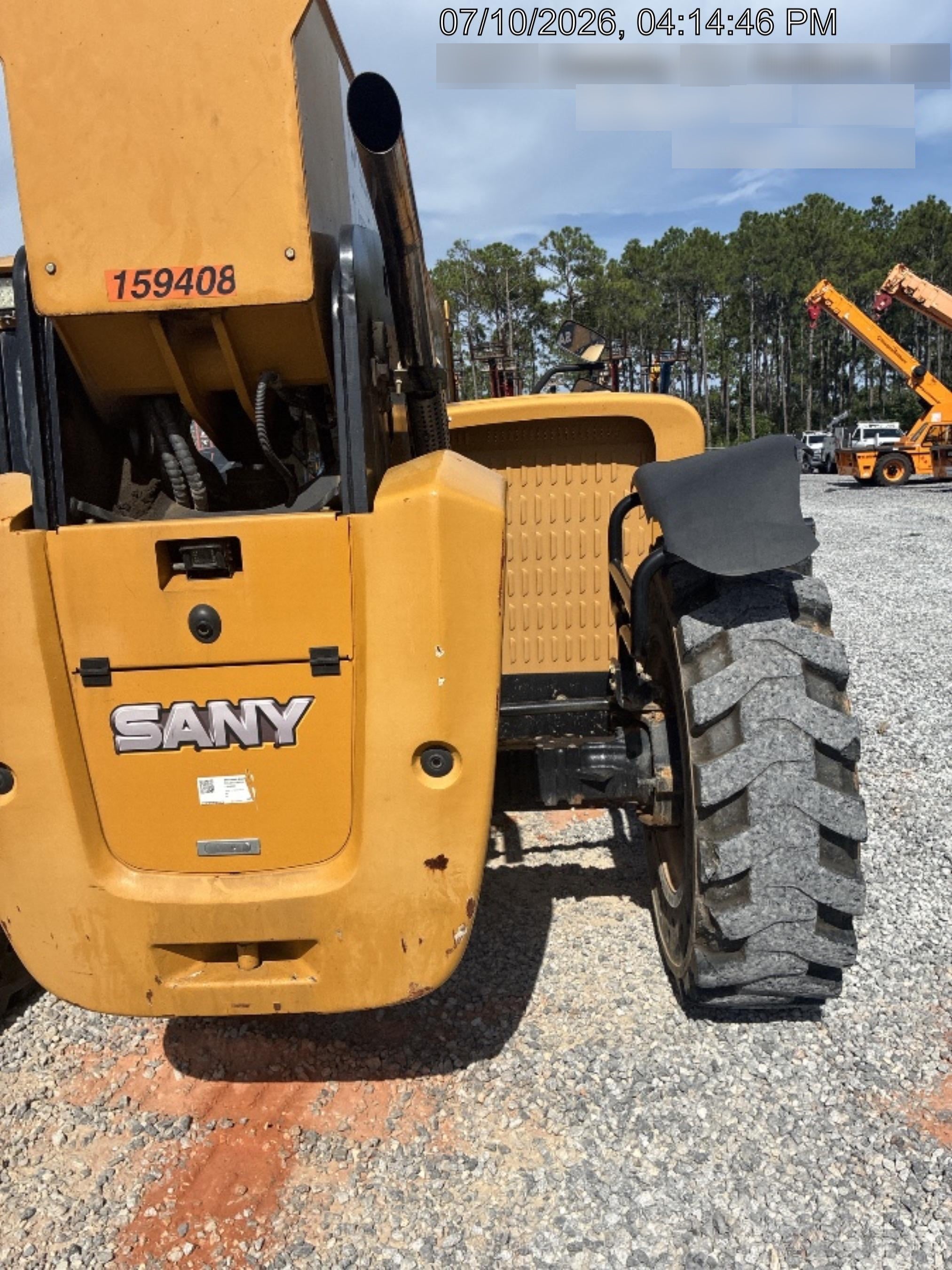 2021 SANY STH1056