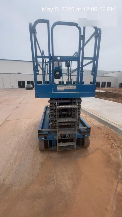 2019 Genie GS-4047 Folding rails with half height swing gate