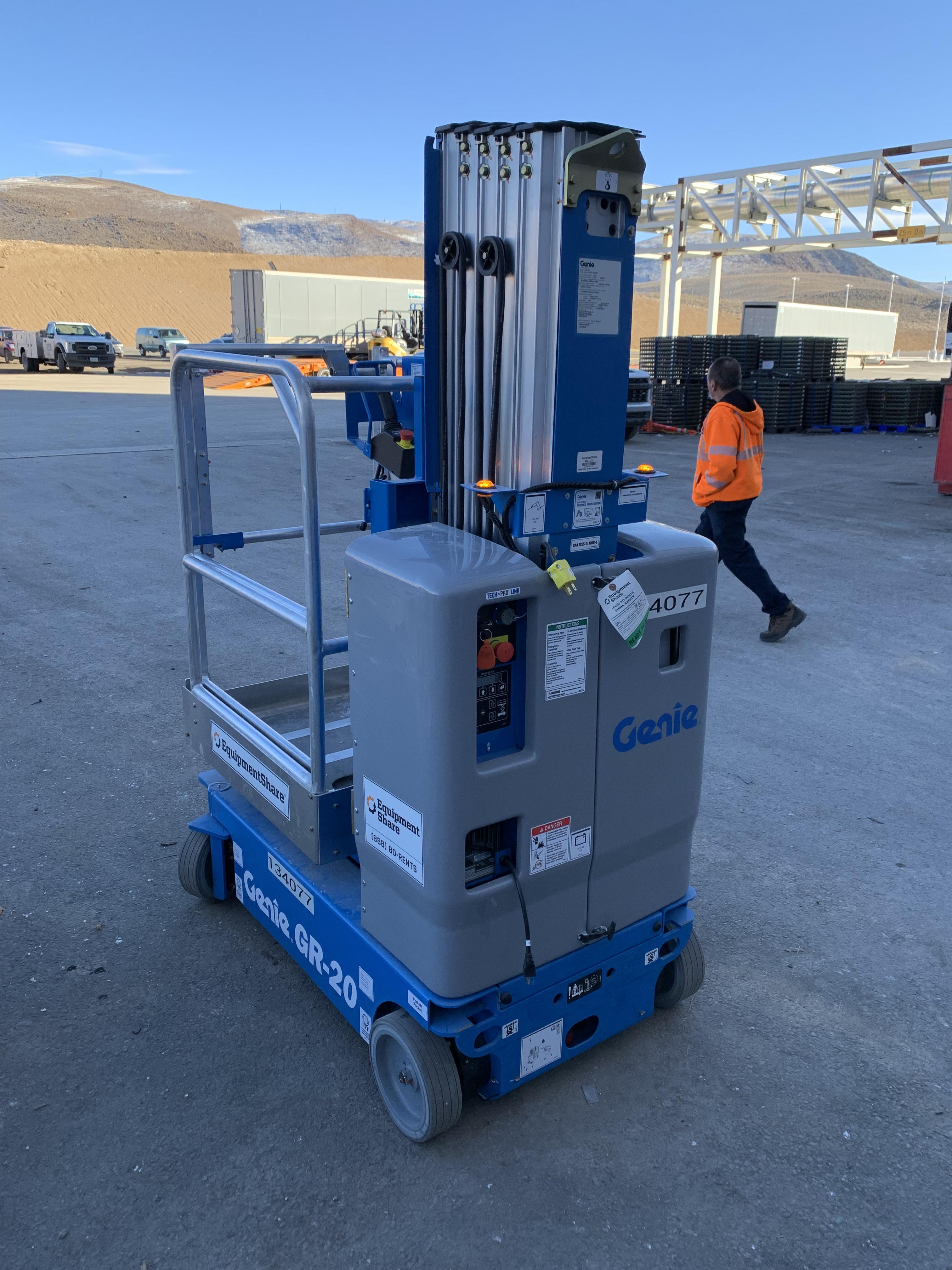 2021 GENIE GR-20