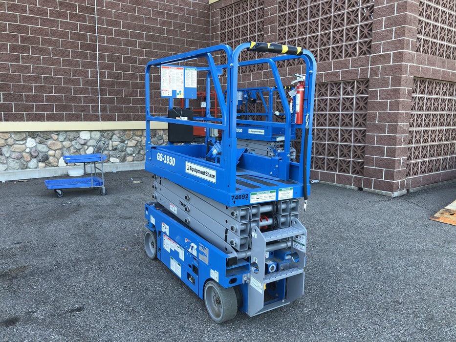 2020 Genie GS-1930 Fixed rails with chain entry gate - Pre A92.20