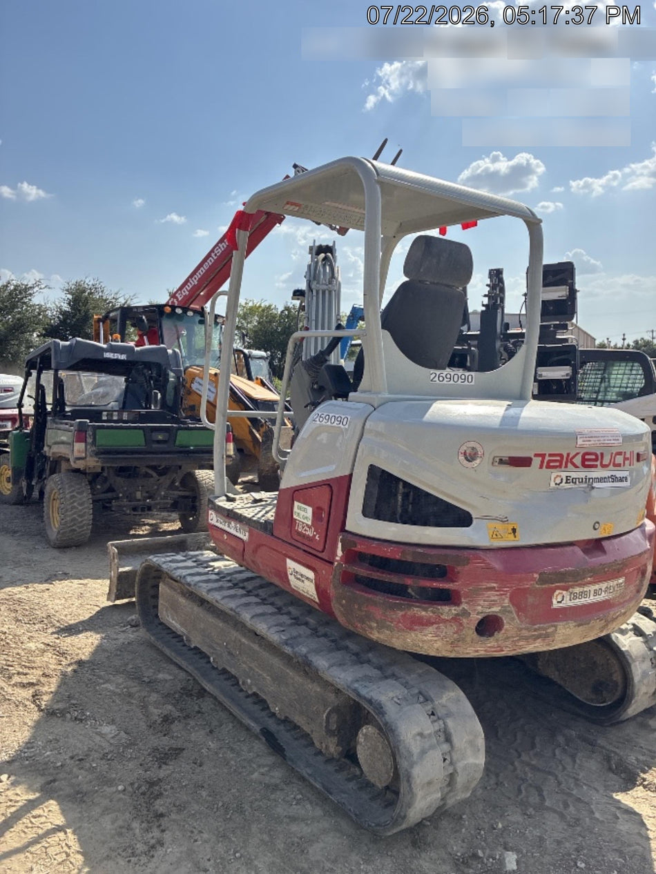 2022 TAKEUCHI TB250-2R