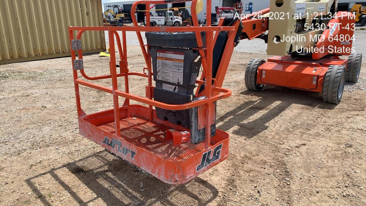 2019 JLG E450AJ