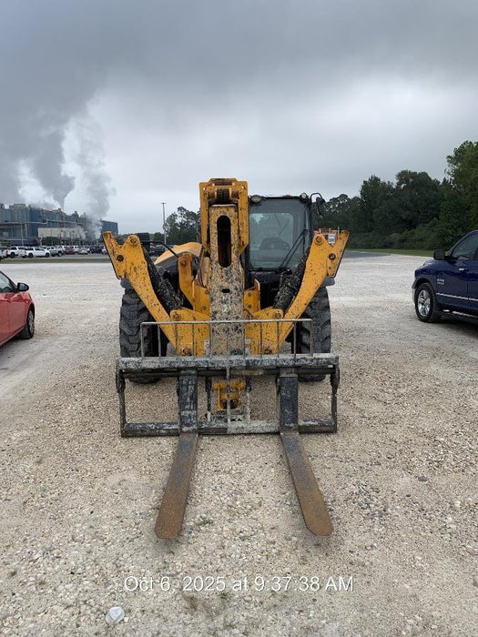 2018 JCB 510-56 JCB 510-56 Telehandler 74 HP w/CAB/HVAC, Beacon, Worklights, Aux Hydraulics, Solid Tires, 60" Carriage/Forks