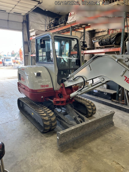 2024 TAKEUCHI TB240-CRA