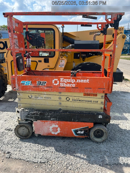 2022 JLG ES1932
