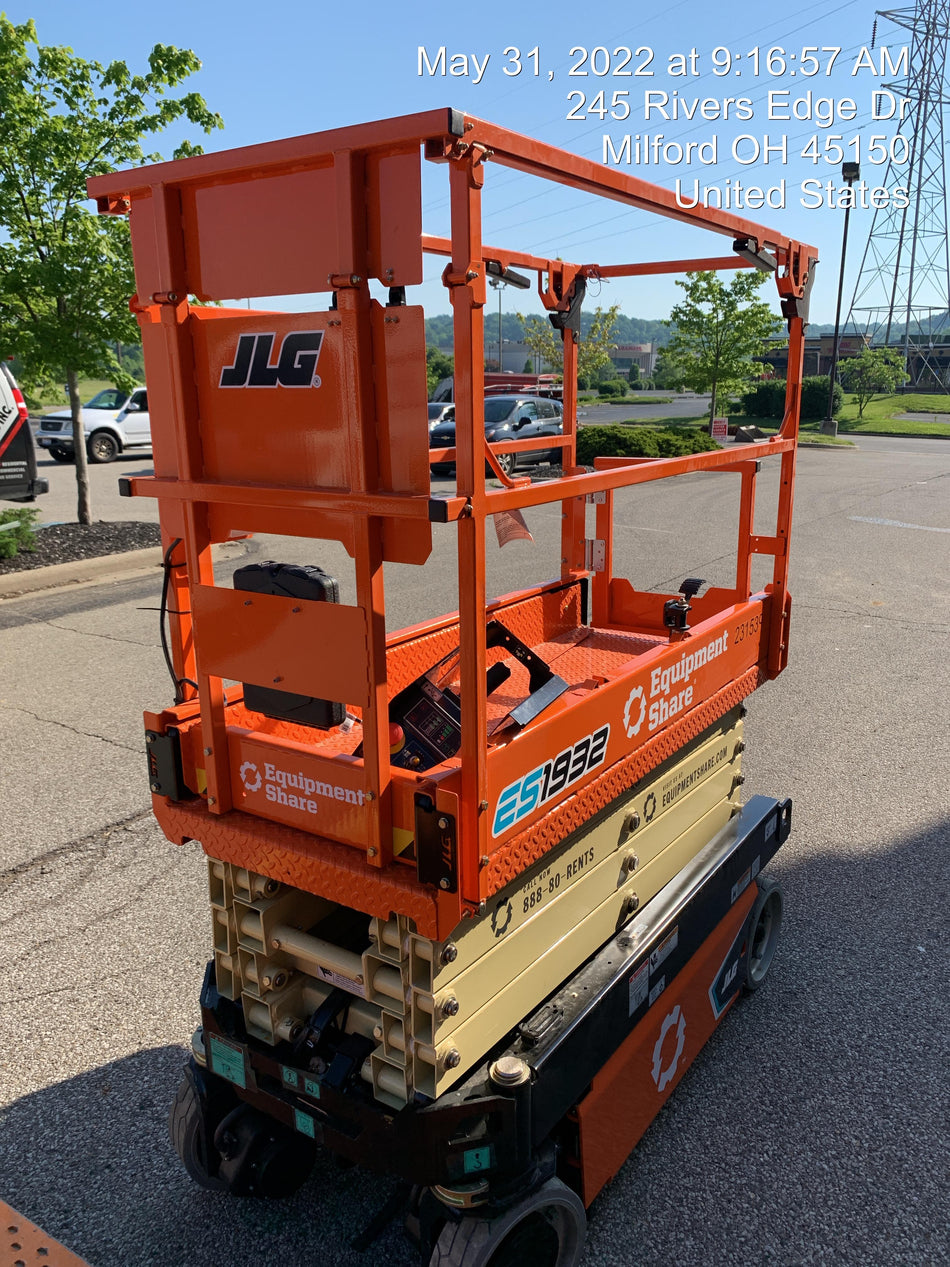 2022 JLG ES1932