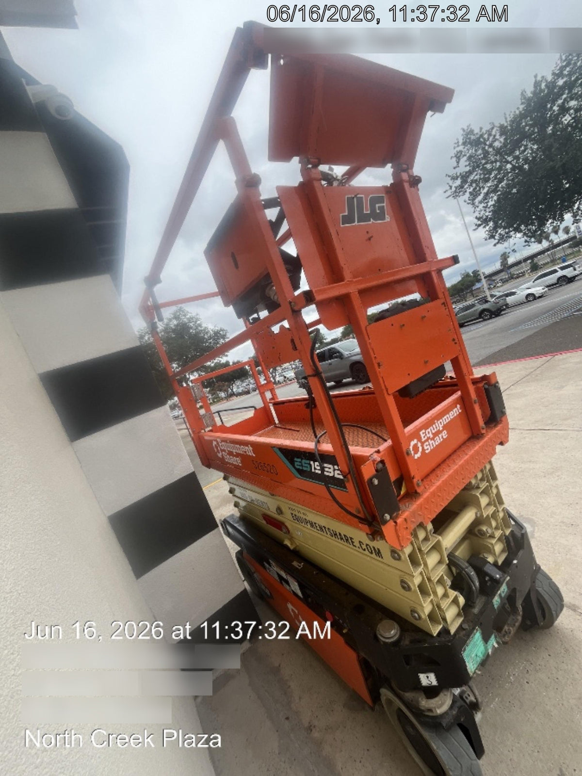 2025 JLG ES1932