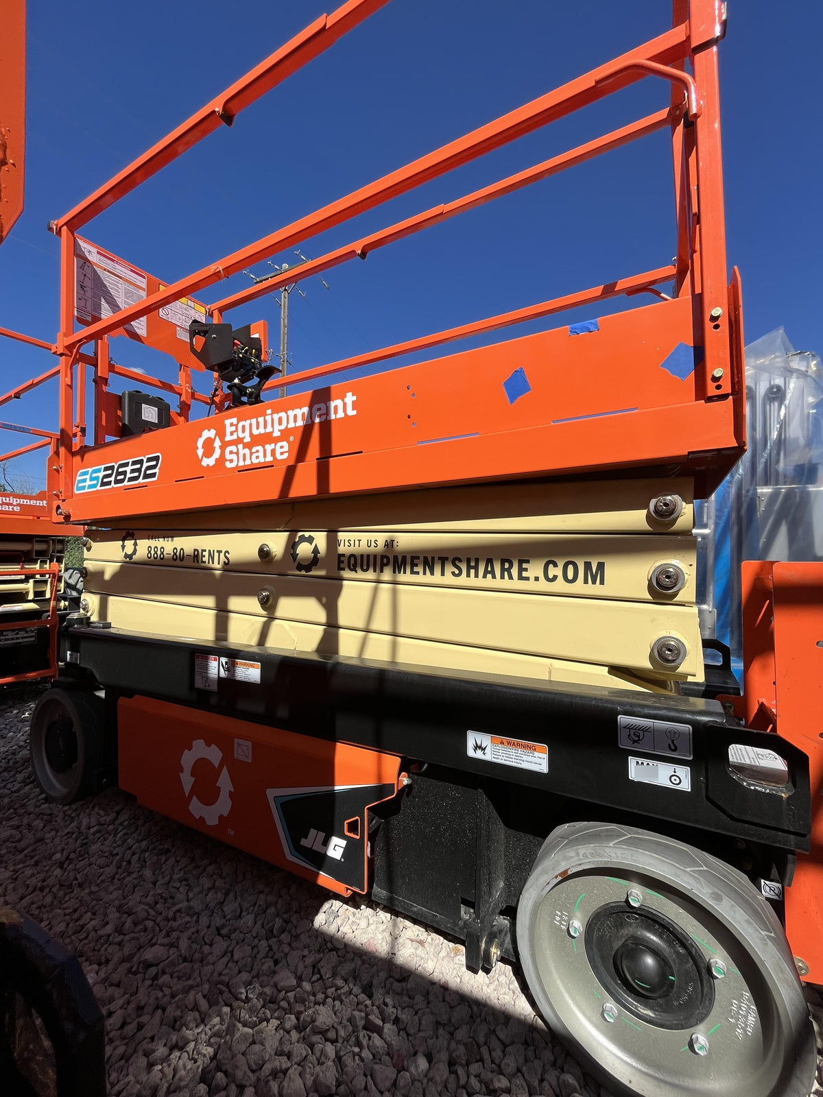 2023 JLG ES2632