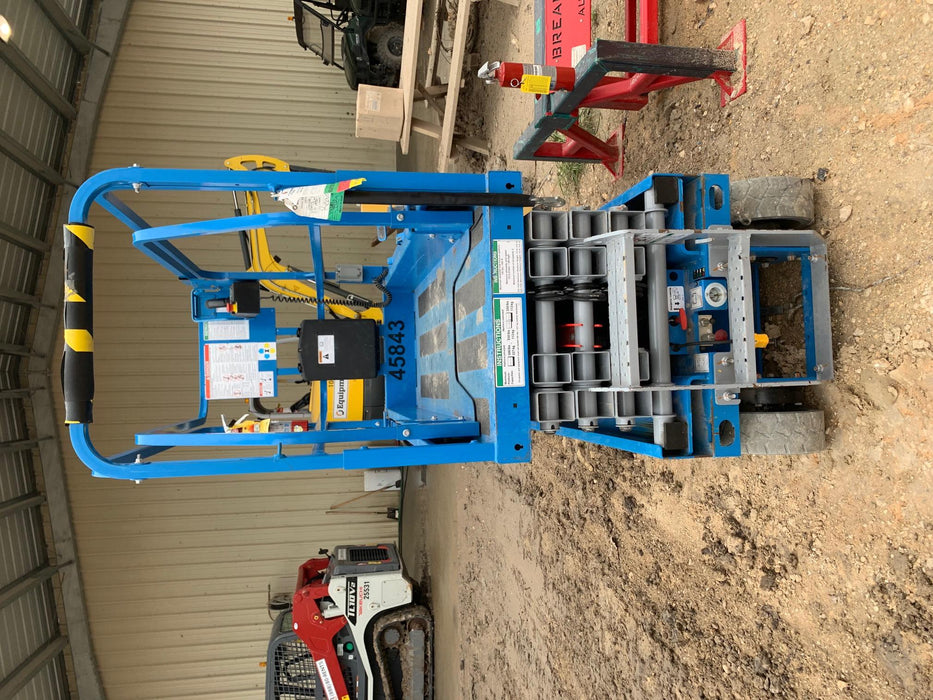 2019 Genie GS-1930 Fixed rails with chain Entry