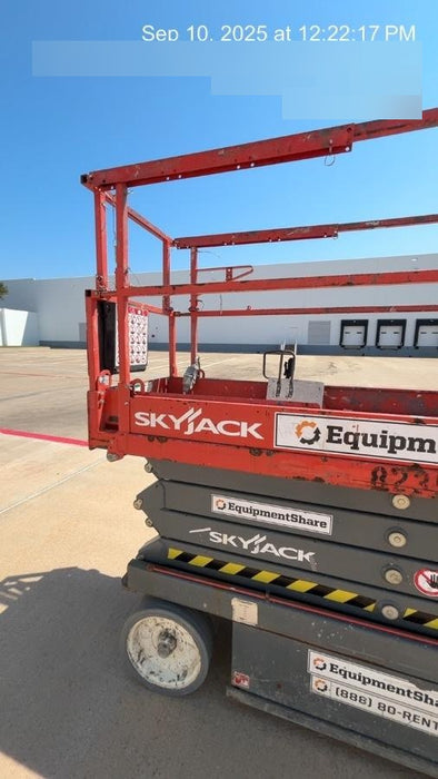 2018 Skyjack SJIII-3226 Skyjack SJIII3226 Scissor Lift w/Trojan Batteries