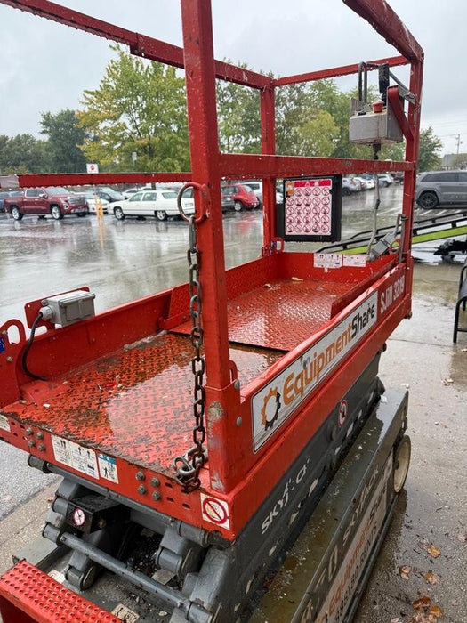 2017 Skyjack SJIII-3219 Skyjack SJIII3219 Scissor Lift w/Trojan Batteries