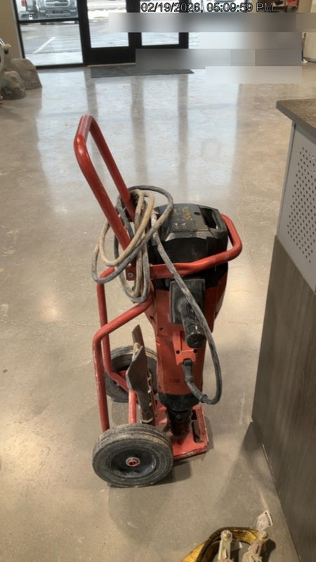 2023 HILTI TE 3000-AVR