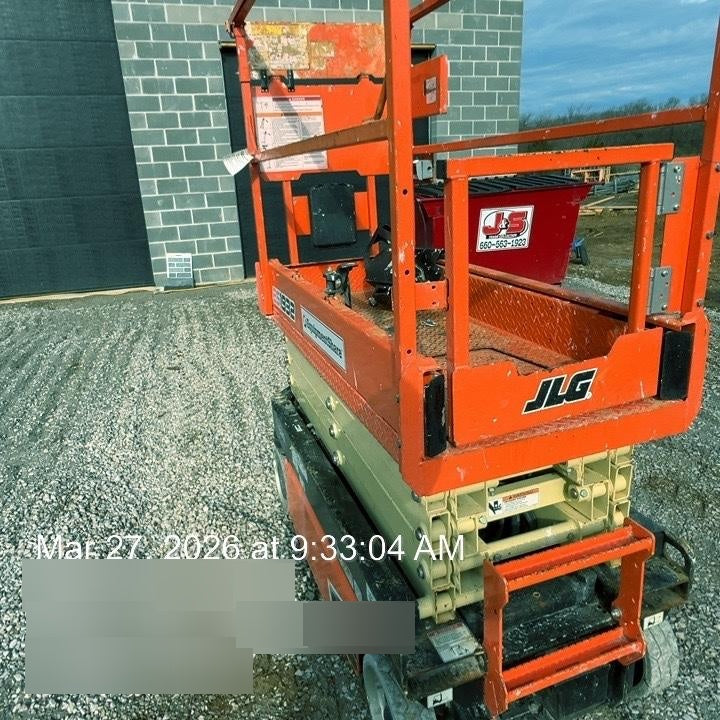 2021 JLG ES1932