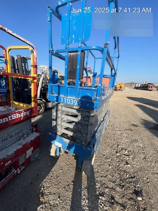 2020 Genie GS-3232 Standard, Folding half height swing gate, 800W Inverter