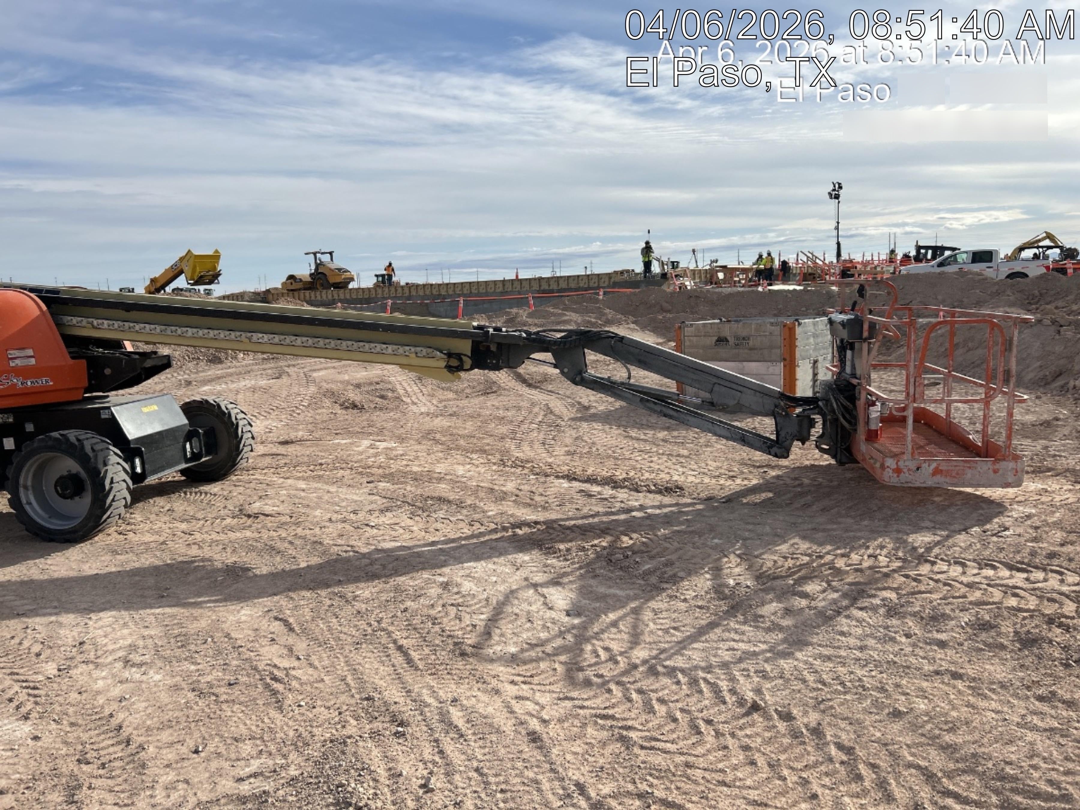 2023 JLG 660SJ