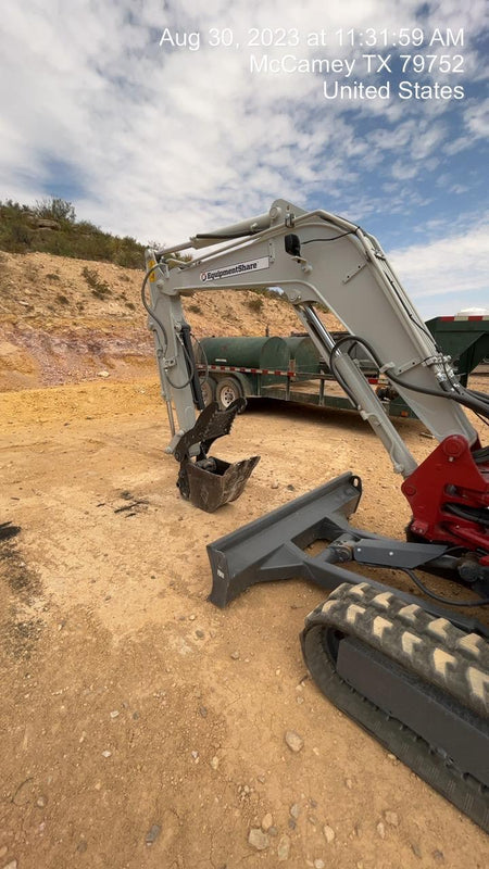 2023 TAKEUCHI TB235-2R
