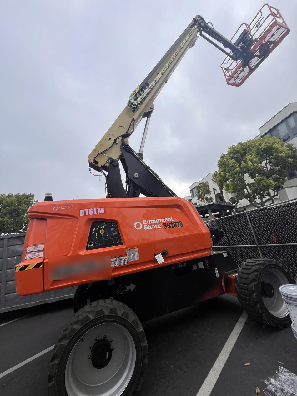 2025 JLG 660SJ