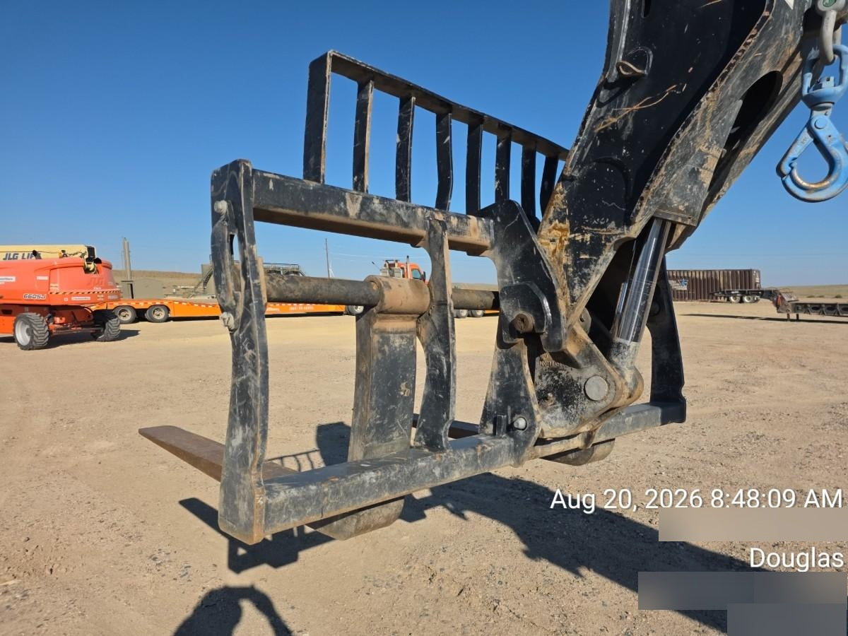 2019 JLG 1255 JLG 1255 T4F w/Full Cab, HVAC, Solid Tires, Work Lights/Beacon, 60" Carriage/Forks