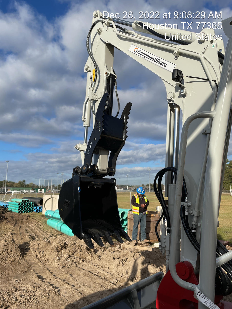 2022 TAKEUCHI TB250-2R