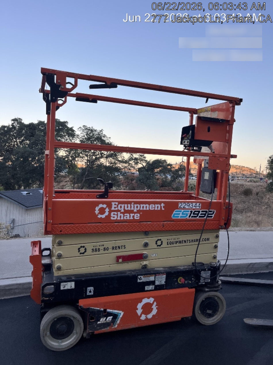 2022 JLG ES1932