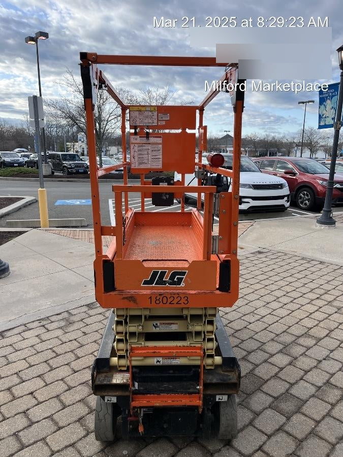 2021 JLG ES1932