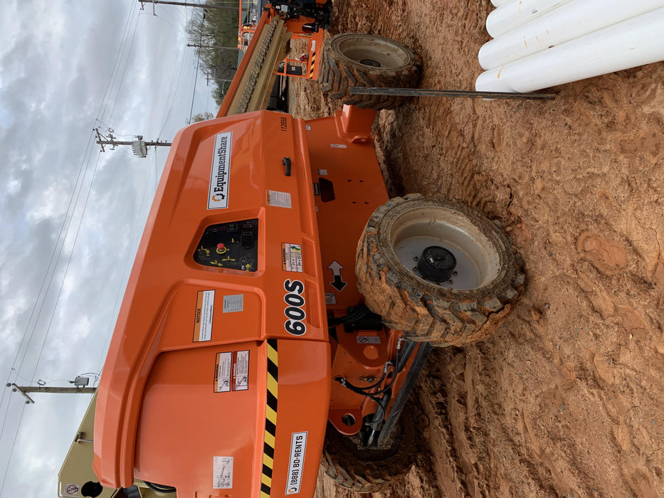 2020 JLG 600S