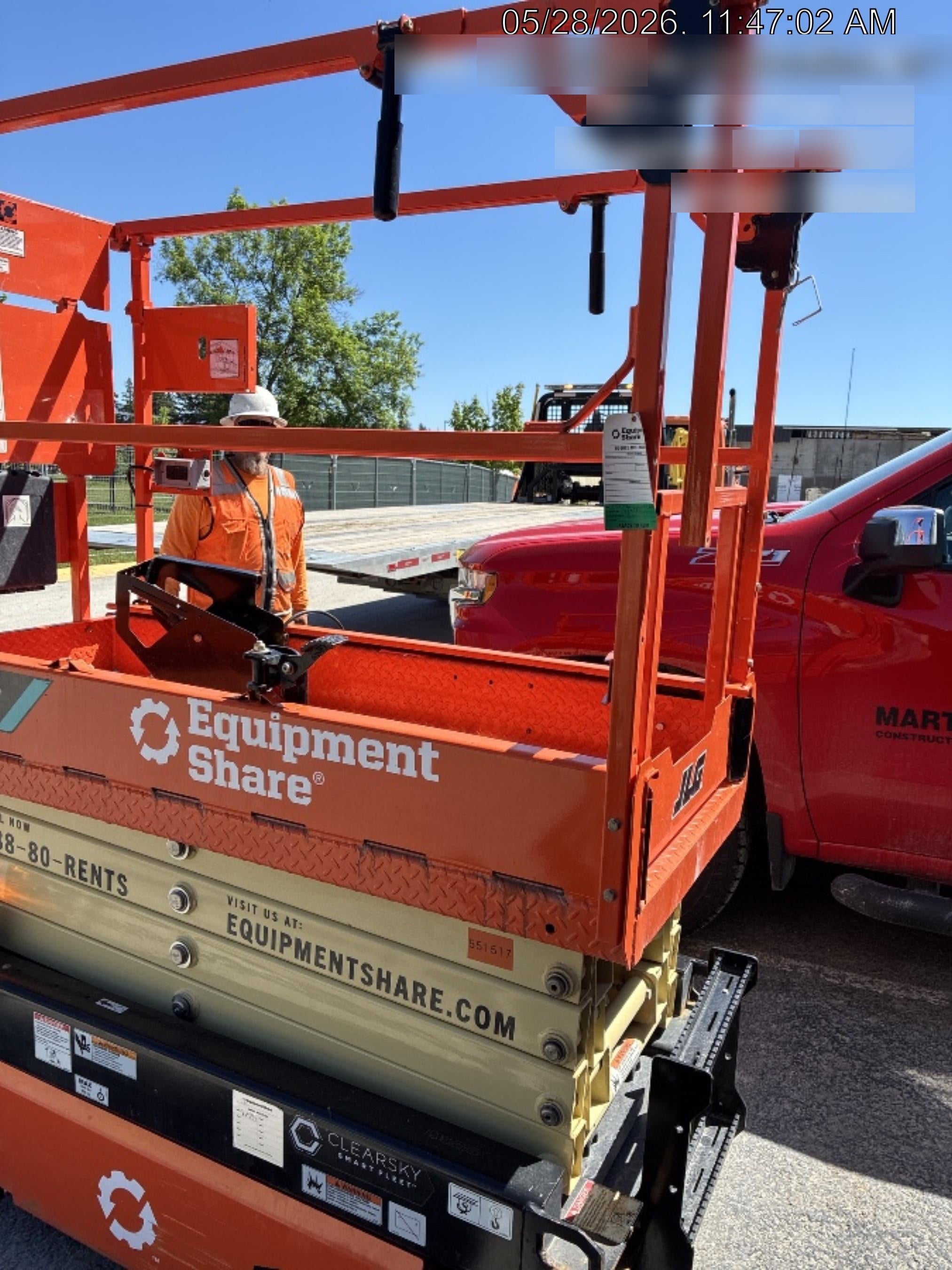 2025 JLG ES1932