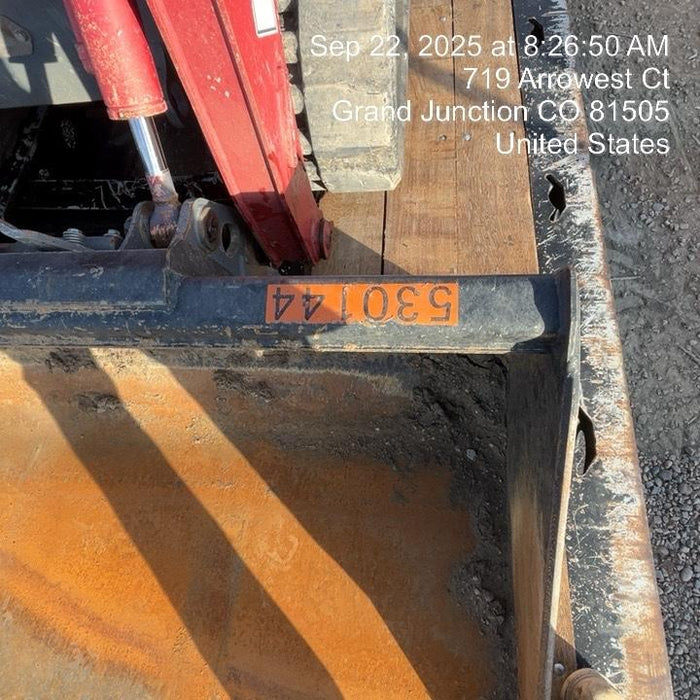 2025 JOHN DEERE 84" Bucket - John Deere