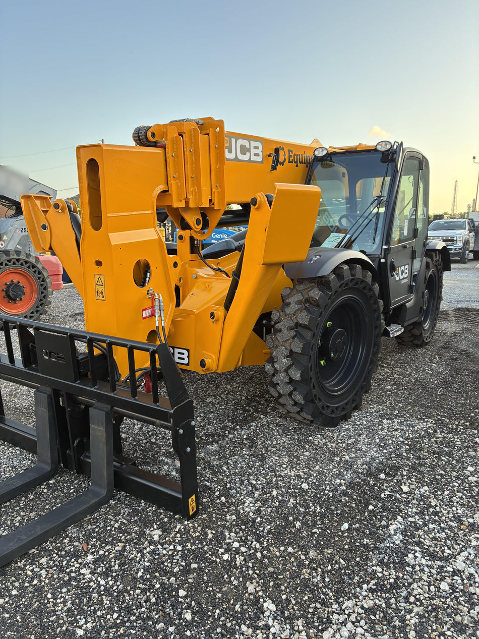 2026 JCB 514-56