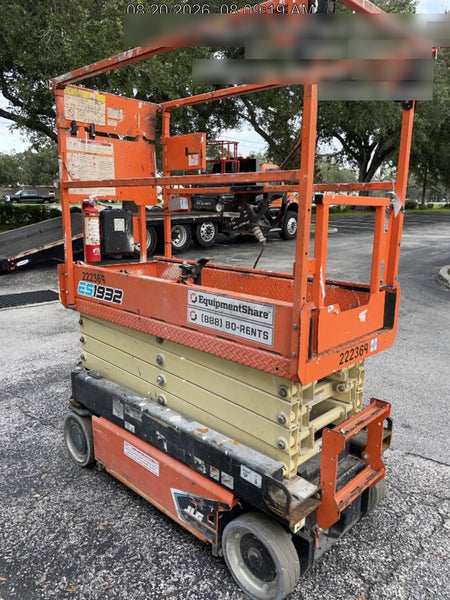 2022 JLG ES1932