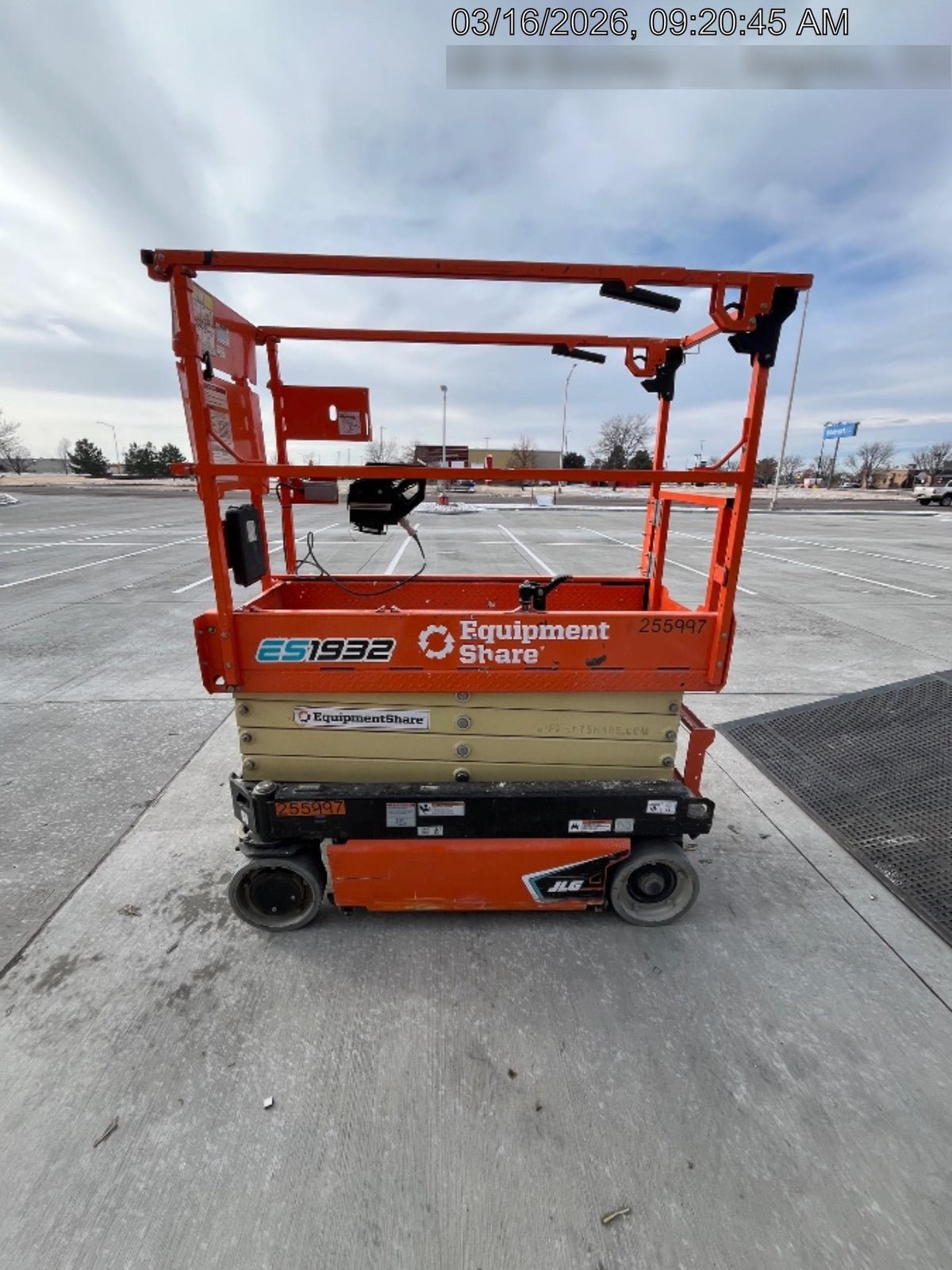 2022 JLG ES1932