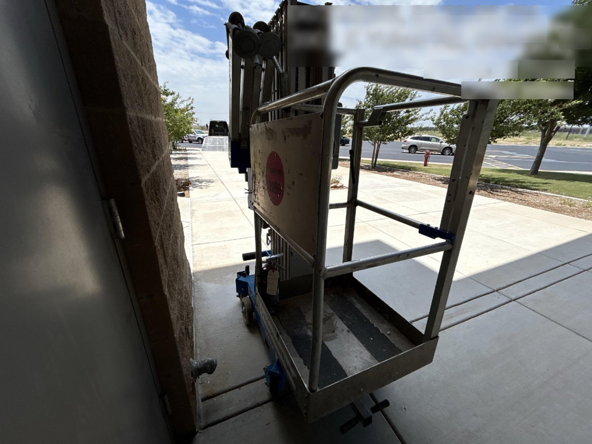2019 GENIE AWP-30S