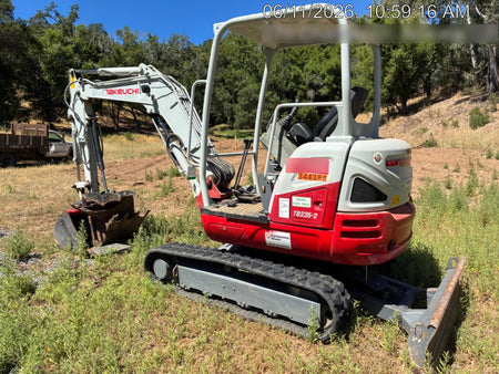 2023 TAKEUCHI TB235-2R