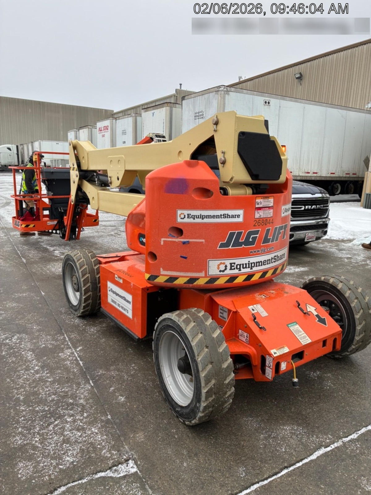 2022 JLG E450AJ