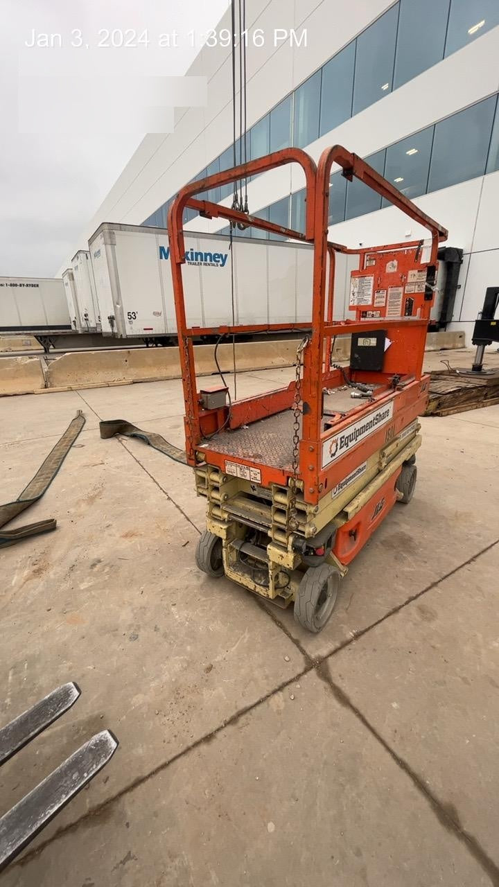 2016 JLG 1930ES