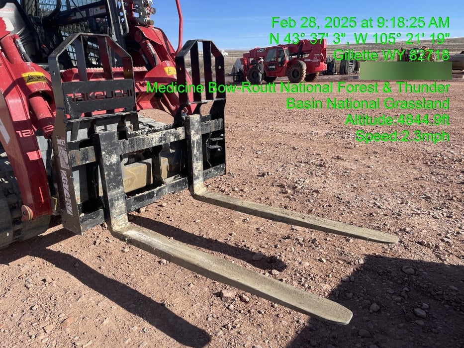 2022 TAKEUCHI 48" Pallet Forks - Takeuchi