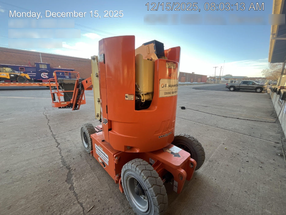 2019 JLG E300AJP