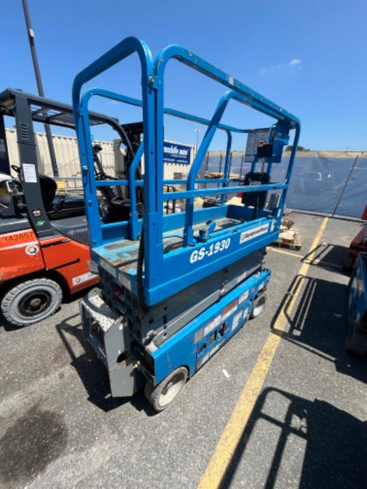 2020 Genie GS-1930 Fixed rails with chain entry gate - Pre A92.20