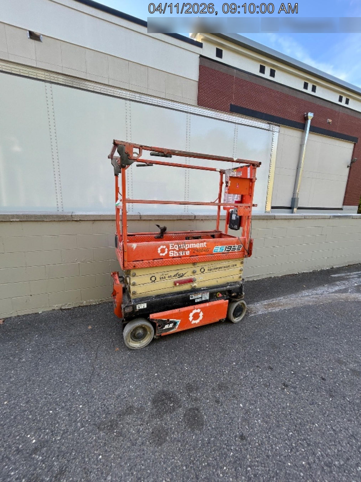 2023 JLG ES1932
