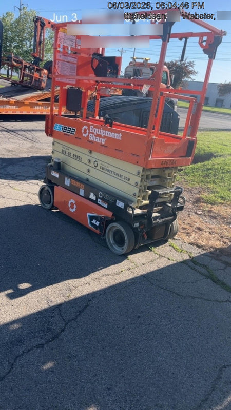 2024 JLG ES1932