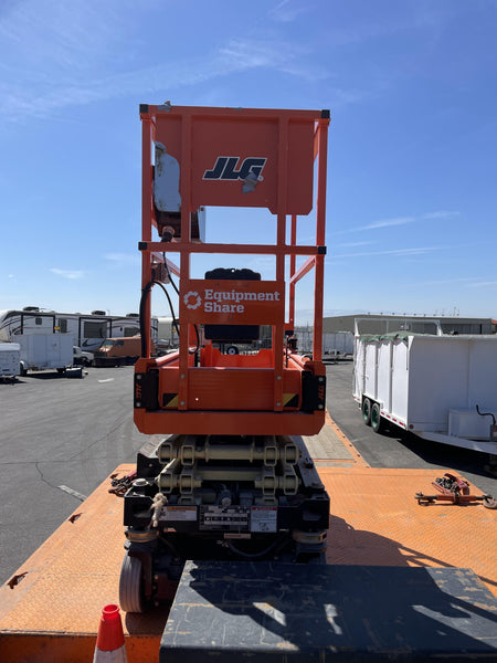 2022 JLG ES1330L