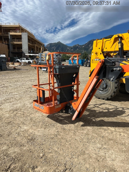 2019 JLG E300AJP
