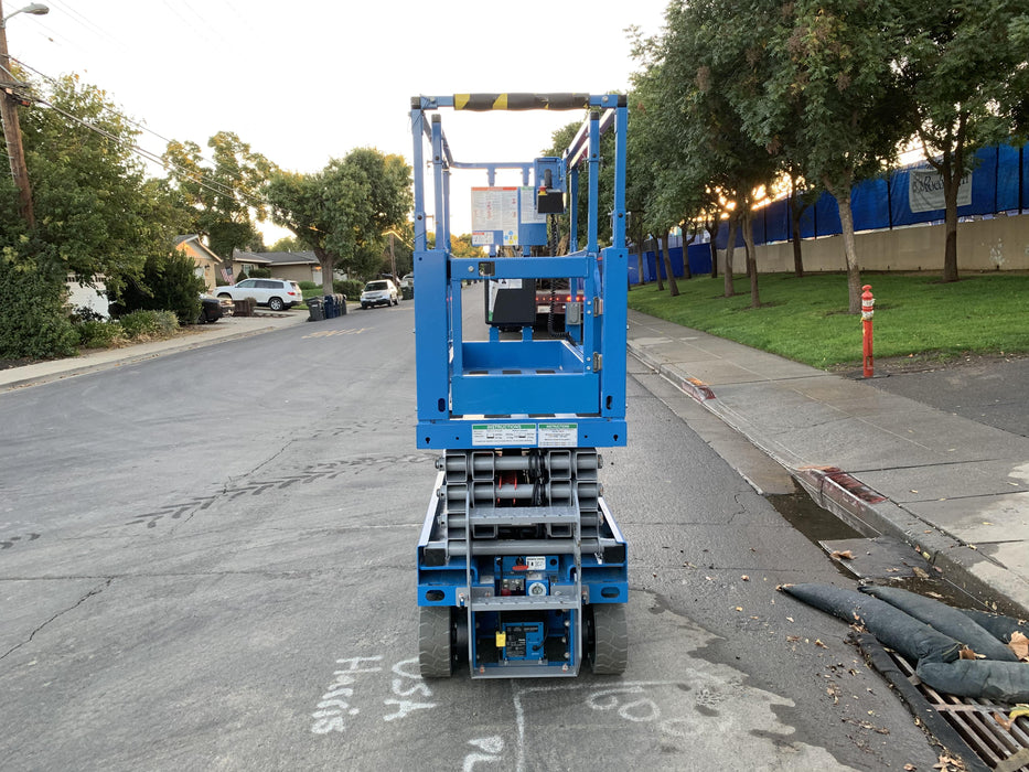 2020 Genie GS-1930 Solid Non Marking Tires, Beacon, Folding rails with half height swing gate, 800W Inverter