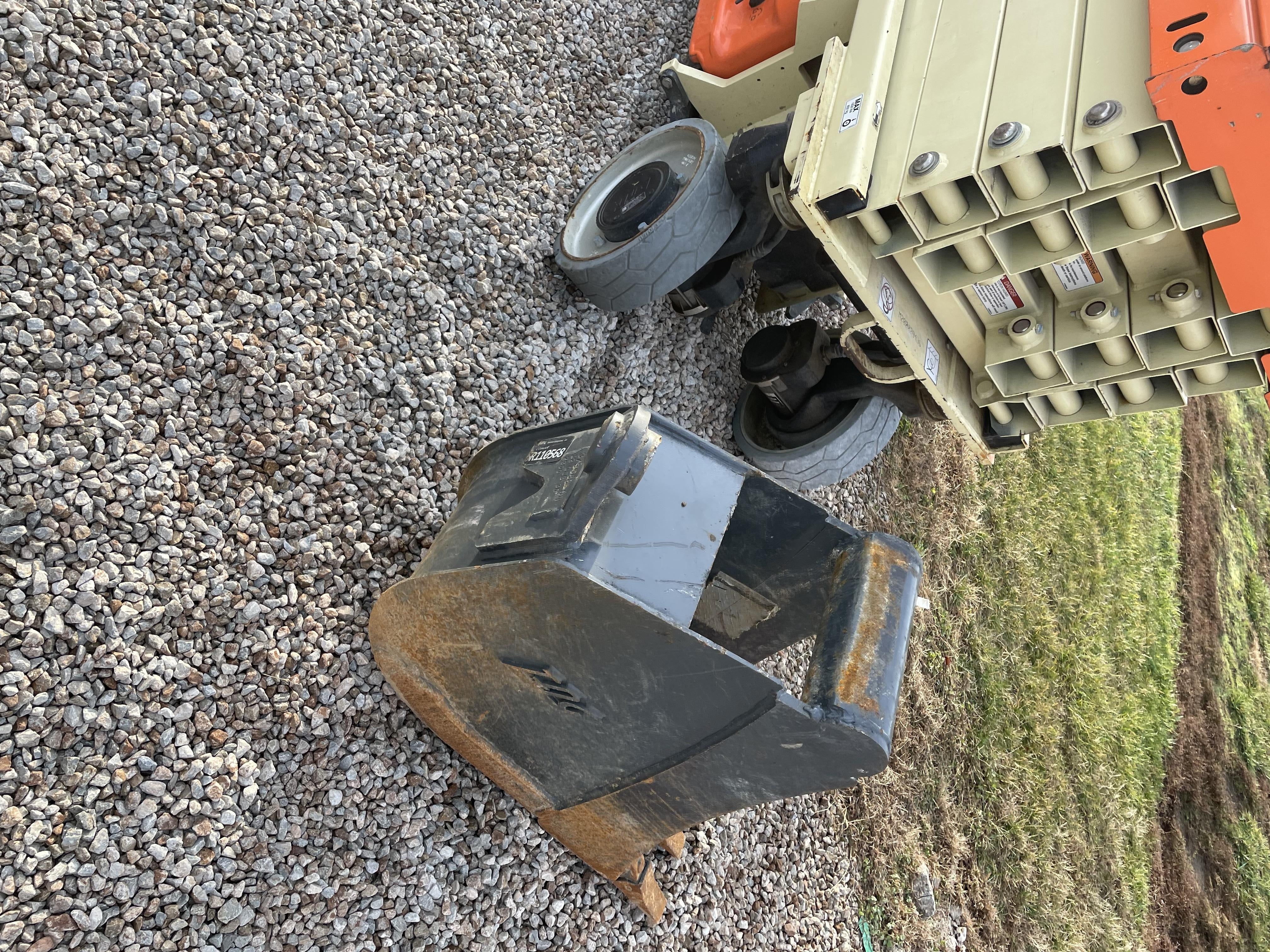 2020 TAG MANUFACTURING 18" Bucket - Tag