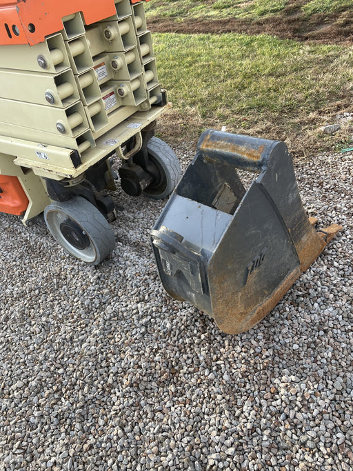 2020 TAG MANUFACTURING 18" Bucket - Tag