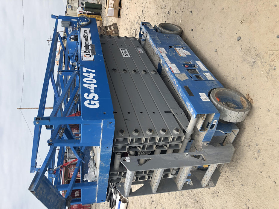 2019 Genie GS-4047 Folding rails with half height swing gate
